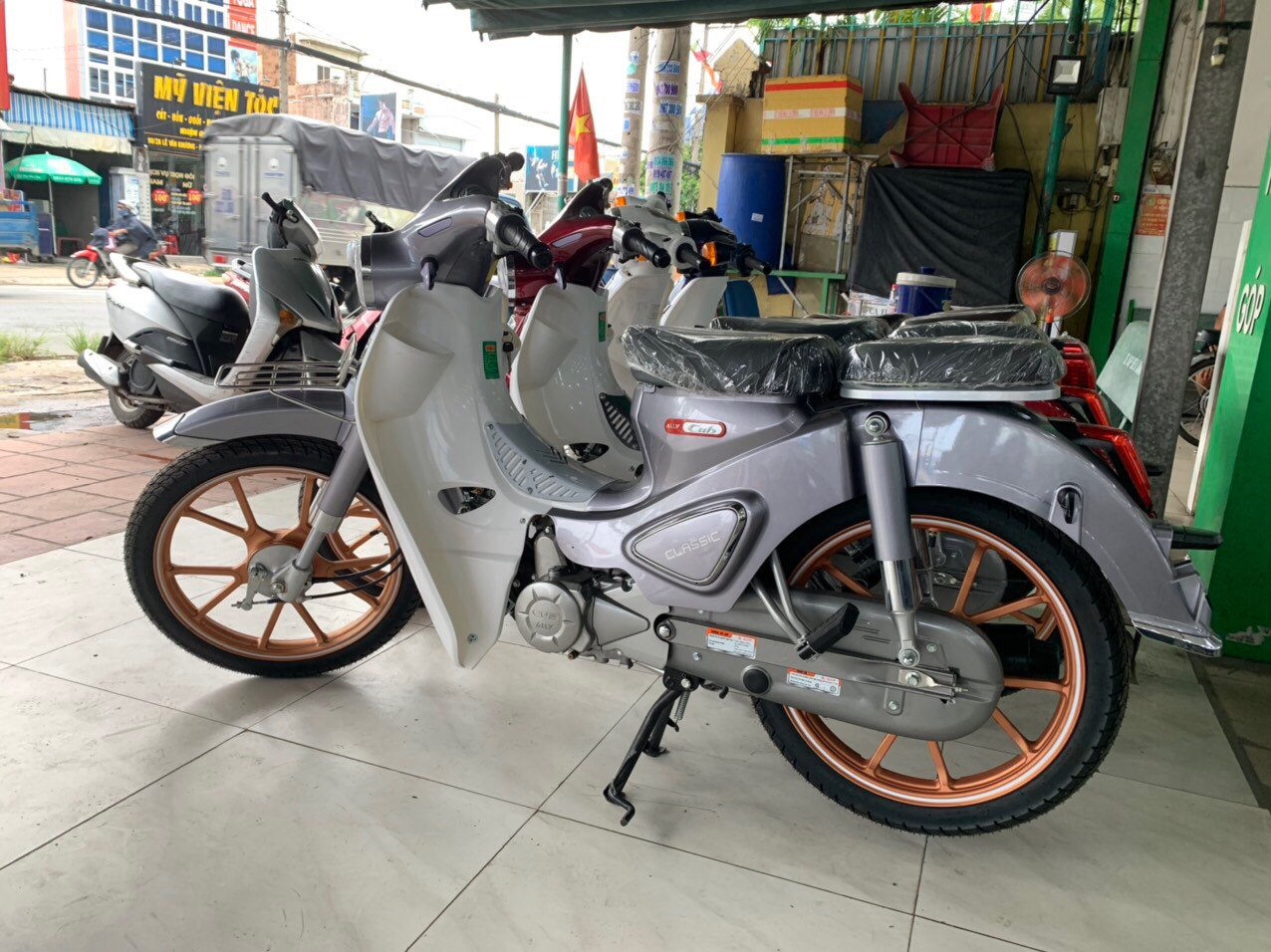XE MÁY CUB CLASSIC MÀU XÁM (VÀNH ĐÚC)