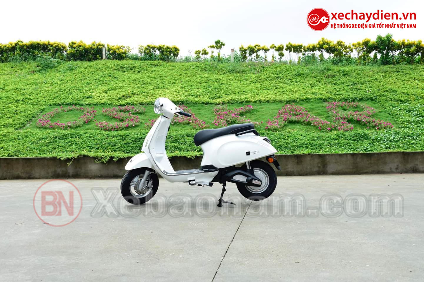 Xe máy điện Nispa SV Osakar màu trắng